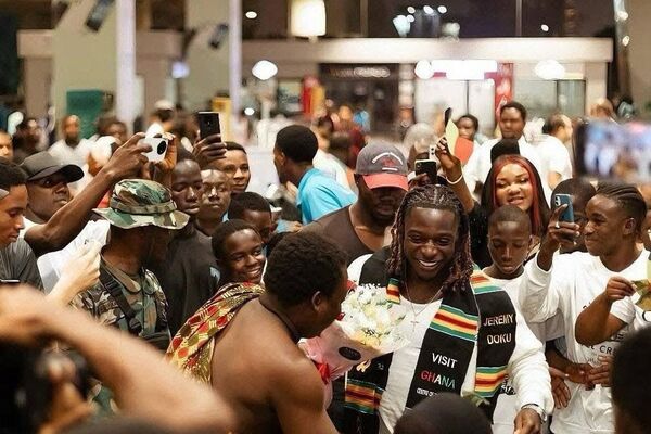 Football Player Jeremy Doku Welcomed Like a Rock Star in Ghana Football Player Jeremy Doku Welcomed Like a Rock Star in Ghana - Sputnik Africa