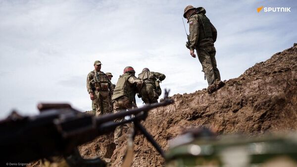 L’armée russe en plein mouvement: 2 localités libérées et du matériel occidental détruit en 24h ! - Sputnik Afrique