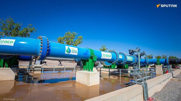 Au Maroc, un pipeline ultra-impressionnant transporte de l'eau dessalée à une mine de phosphates, une première - Sputnik Afrique