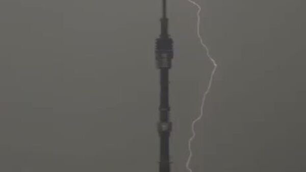 #viral | Boom! Lightning Strikes Near Moscow's 540-Meter TV & Radio Tower - Sputnik Africa