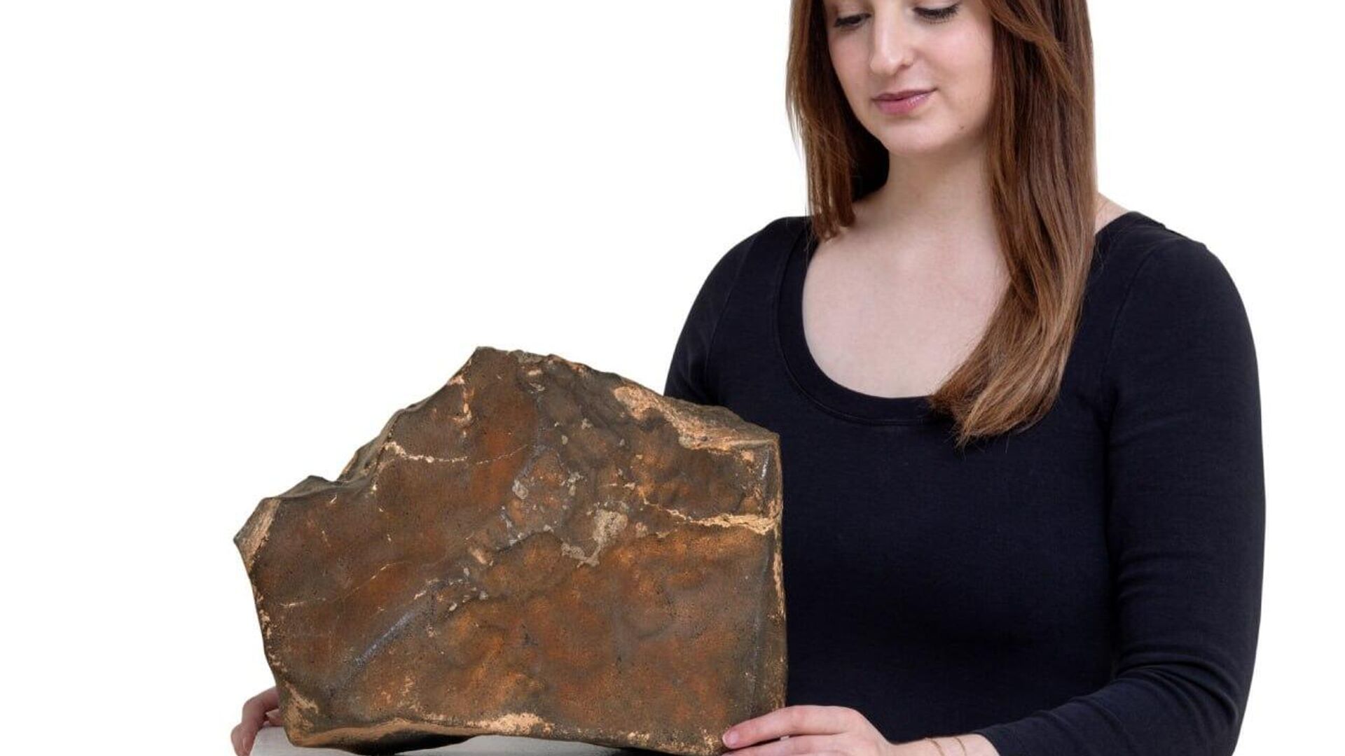 Largest Mars Fragment on Earth Sells for $5 Largest Mars Fragment on Earth Sells for $5 - Sputnik Africa, 1920, 17.07.2025