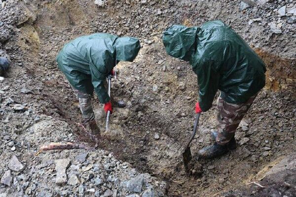 Dead Taken Hostage in Ukraine: Mayor of Ukraine's Lvov Offers to Exchange Excavated Soviet Soldiers Who Defeated Nazism for Ukrainian Prisoners Dead Taken Hostage in Ukraine: Mayor of Ukraine's Lvov Offers to Exchange Excavated Soviet Soldiers Who Defeated Nazism for Ukrainian Prisoners - Sputnik Africa
