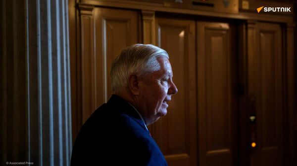 Lindsey Graham cherche à obtenir sa part des bénéfices tirés des livraisons d'armes à l'Ukraine - Sputnik Afrique