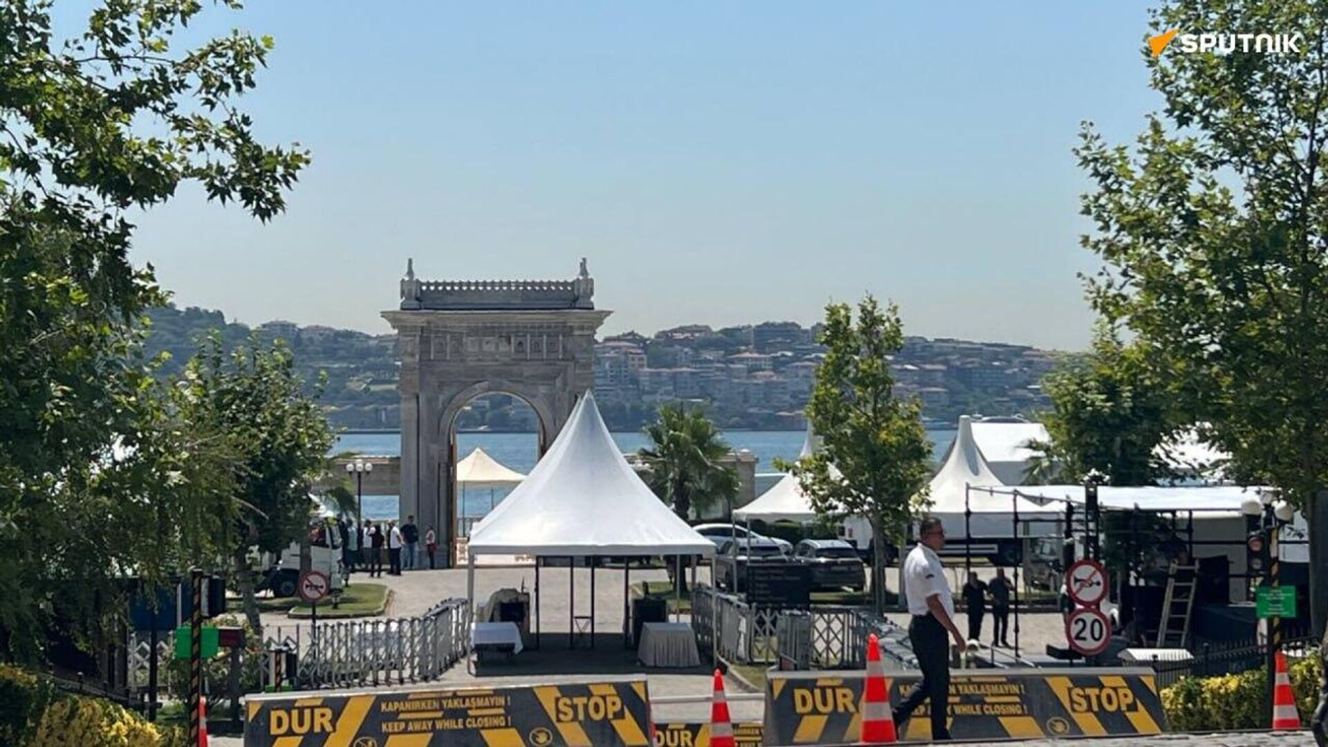 Atmosphere Near the Ciragan Palace in Istanbul - Sputnik Africa, 1920, 23.07.2025