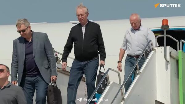 Footage of the Russian negotiators leaving the plane in Istanbul - Sputnik Africa
