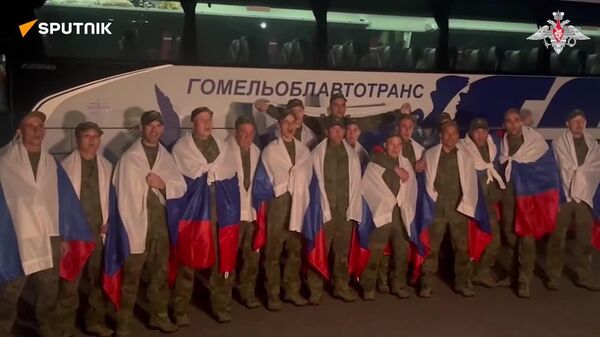 Moscou et Kiev ont procédé à un nouvel échange de prisonniers de guerre - Sputnik Afrique