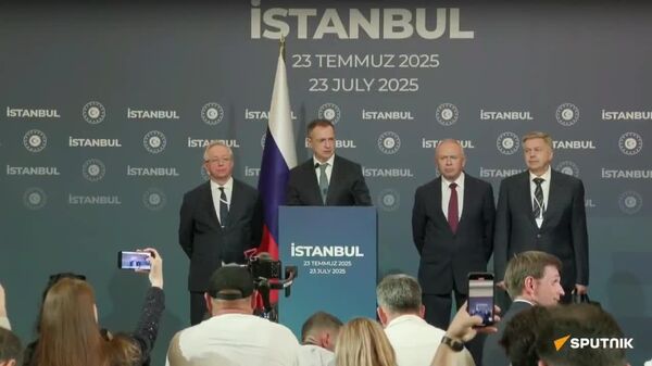 Conférence de presse de la délégation russe à l'issue du 3e volet des entretiens Russie-Ukraine à Istanbul - VIDEO INTEGRALE - Sputnik Afrique