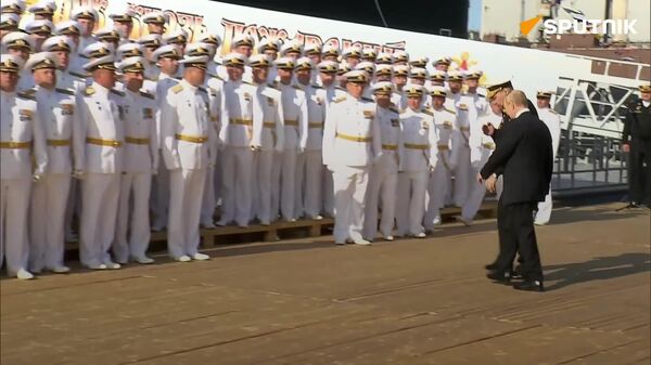 Putin Welcomes the Knyaz Pozharsky Missile Carrier Crew in Severodvinsk - Sputnik Africa