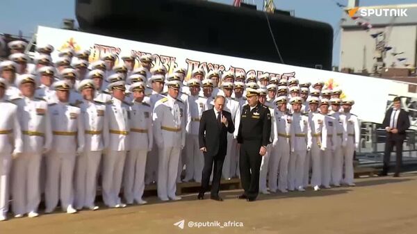Putin Presents the Crew of the Knyaz Pozharsky Nuclear Submarine with an Icon of Saint Alexander Nevsky - Sputnik Africa