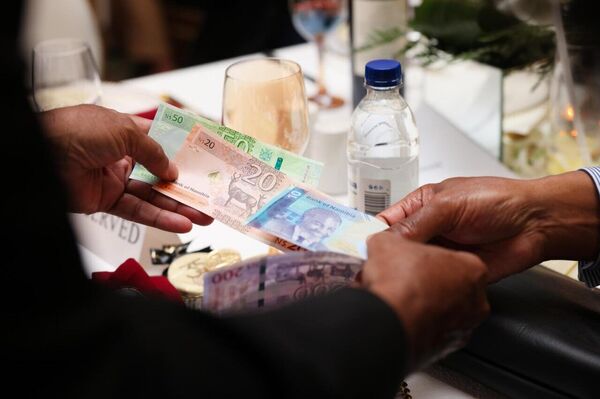 Courage, Sacrifice, Resilience: Namibia Unveils Modern Banknotes & Coins Reflecting National Spirit Courage, Sacrifice, Resilience: Namibia Unveils Modern Banknotes & Coins Reflecting National Spirit - Sputnik Africa