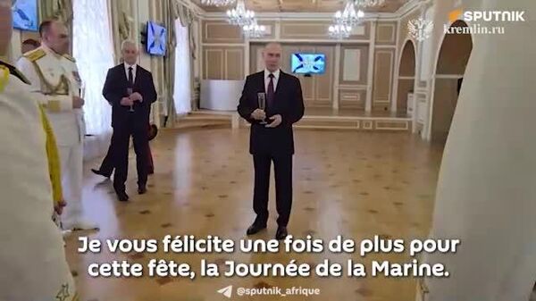 ▶ Vladimir Poutine félicite la Marine russe - Sputnik Afrique