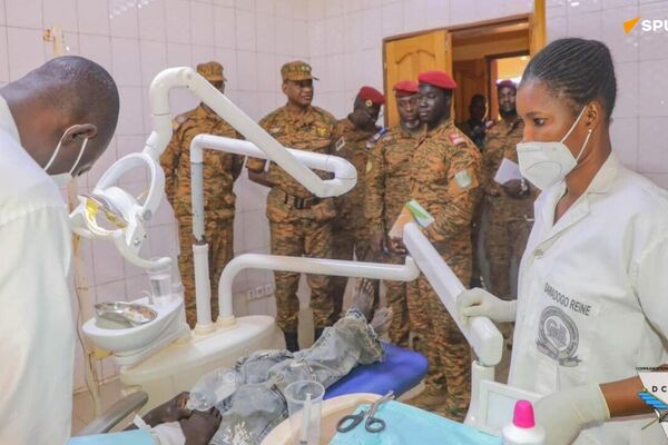 Burkina Faso's Defense Chief Visits Kaya to Lift Troop Spirits Burkina Faso's Defense Chief Visits Kaya to Lift Troop Spirits - Sputnik Africa