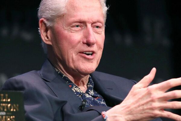 Elon Musk, Bill Gates, Bill Clinton et le prince Andrew cités dans les documents de l'affaire Epstein - Sputnik Afrique