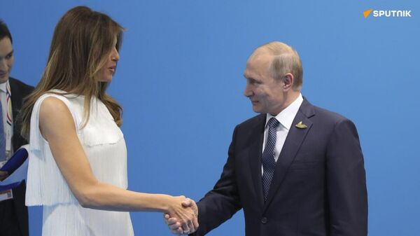 Le Président US a déclaré que la Première dame Melania Trump sympathisait avec le Président russe Poutine - Sputnik Afrique