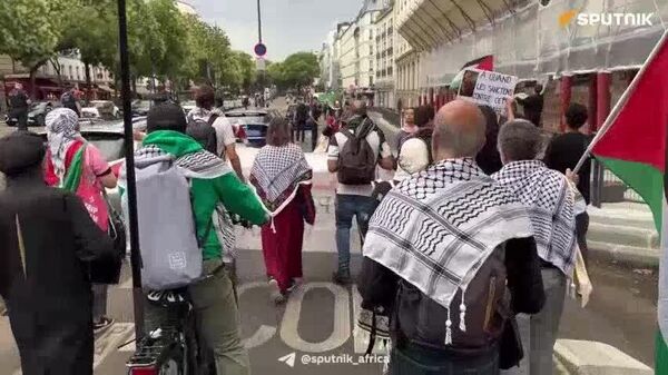 'It's a Genocide! It's Not a War!' A Pro-Gaza Demonstration Takes Place in Paris - Sputnik Africa