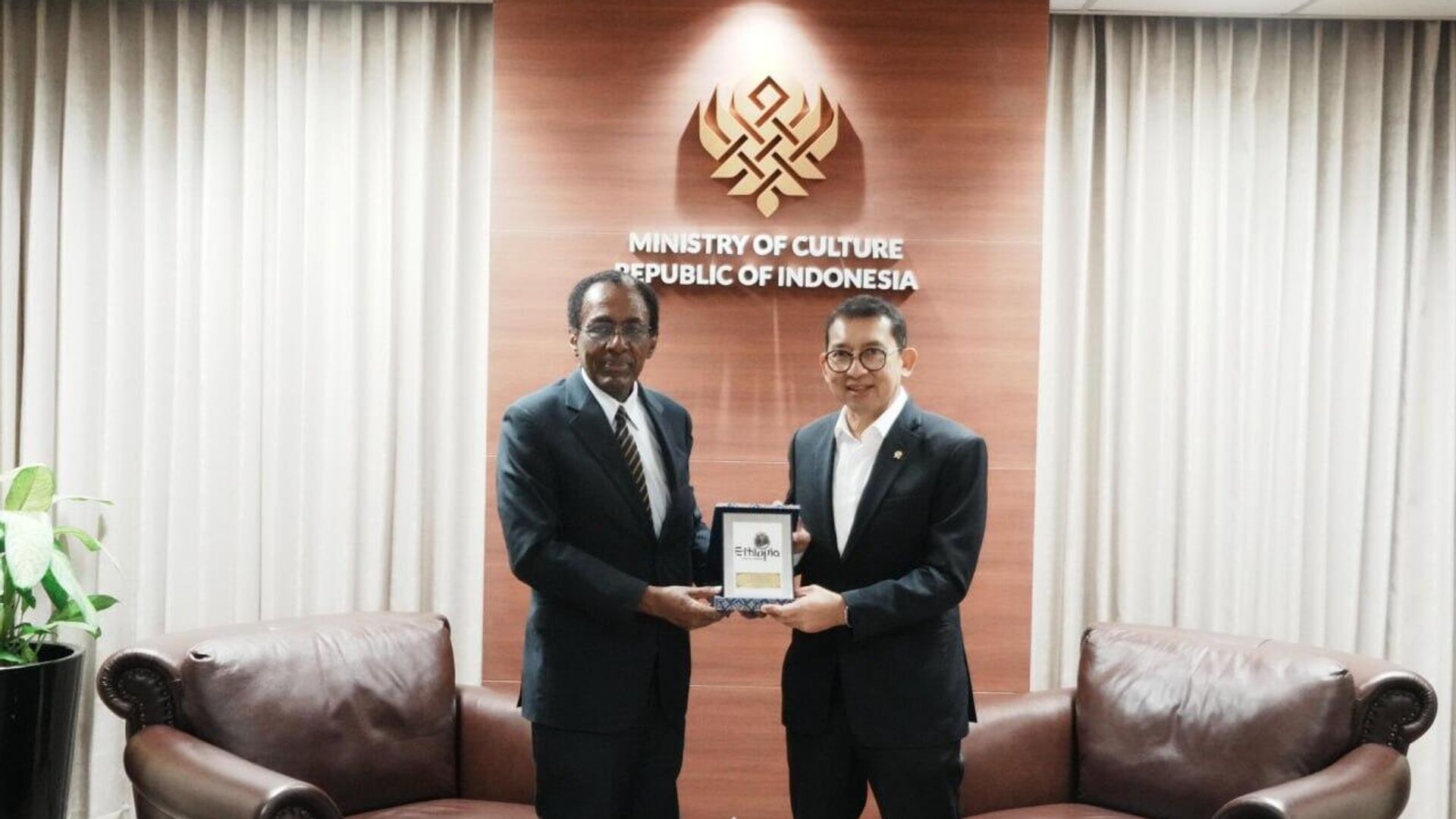 Indonesia & Ethiopia Forge Cultural Alliance, Seek Joint UNESCO Heritage Bid Indonesia & Ethiopia Forge Cultural Alliance, Seek Joint UNESCO Heritage Bid - Sputnik Africa, 1920, 30.07.2025