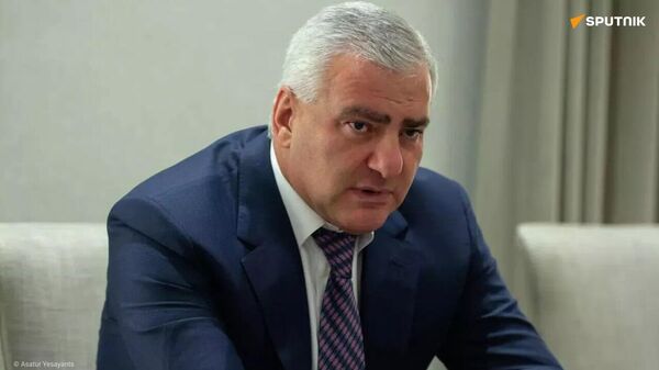 La Cour d'appel d'Arménie juge illégale la perquisition du domicile de Samvel Karapetian à Erevan - Sputnik Afrique