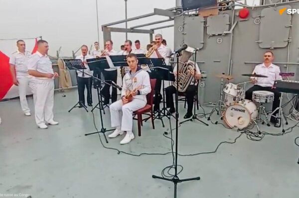 Un navire de la flotte russe de la Baltique achève sa visite au Congo - Sputnik Afrique