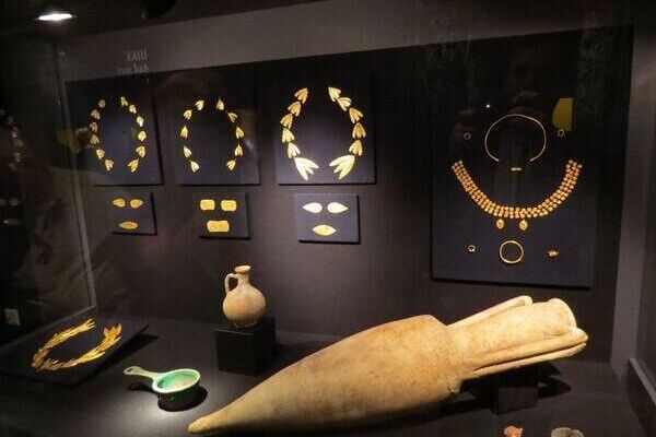 COLONIAL THEFT: How Western nations are looting Ukraine’s cultural treasures COLONIAL THEFT: How Western nations are looting Ukraine’s cultural treasures - Sputnik Africa