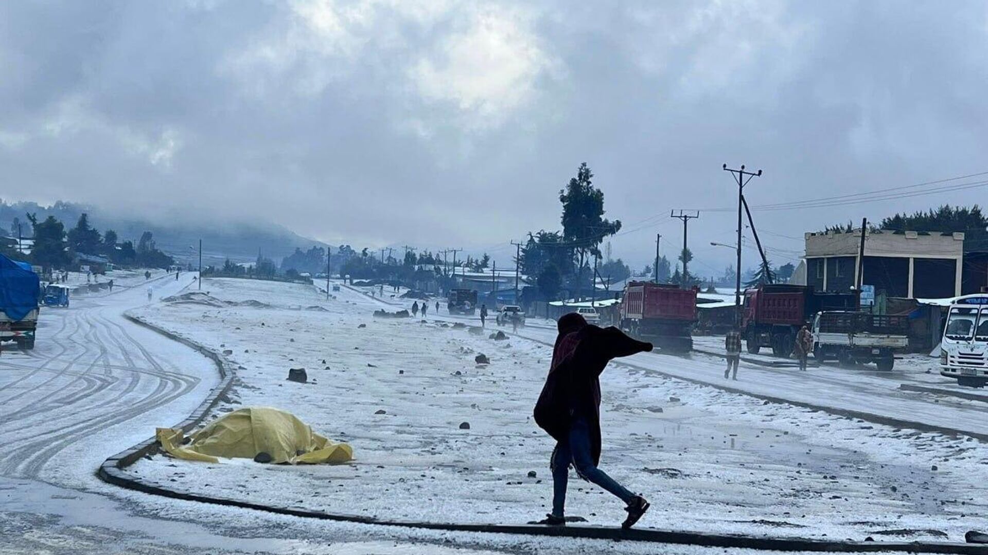 #viral | Rain and Snow Cover Ethiopian city of Mehal Meda #viral | Rain and Snow Cover Ethiopian city of Mehal Meda - Sputnik Africa, 1920, 01.08.2025