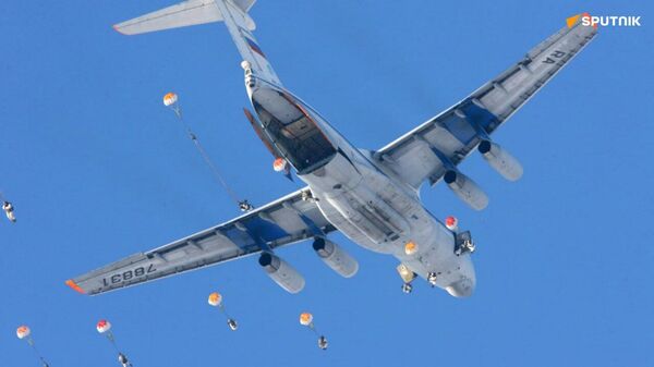 Ils descendent du ciel pour vaincre: les forces aéroportées russes célèbrent leur fondation - Sputnik Afrique