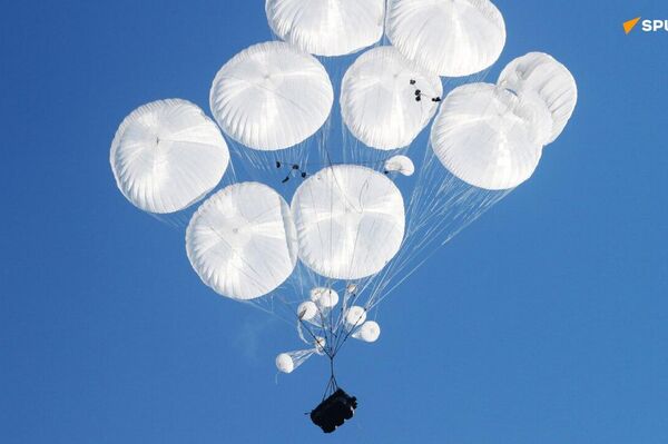 Ils descendent du ciel pour vaincre: les forces aéroportées russes célèbrent leur fondation - Sputnik Afrique