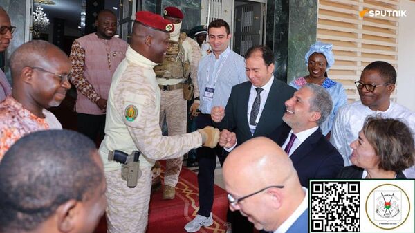 Le Président du Faso célèbre le succès de la première transplantation rénale au Burkina - Sputnik Afrique