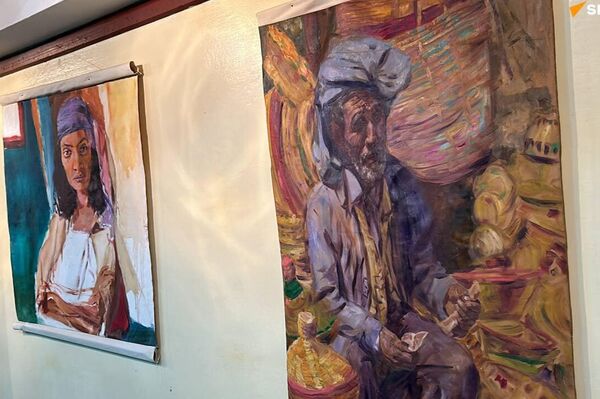 Un artiste éthiopien crée des ponts entre les cultures à travers des toiles au Centre Pouchkine de Saint-Pétersbourg - Sputnik Afrique