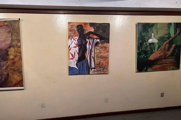 Un artiste éthiopien crée des ponts entre les cultures à travers des toiles au Centre Pouchkine de Saint-Pétersbourg - Sputnik Afrique