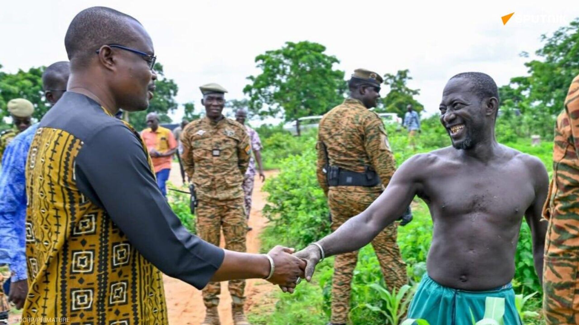 Soutenir les exploitations familiales est un pilier pour la sécurité alimentaire du Burkina, et un ministre le prouve Soutenir les exploitations familiales est un pilier pour la sécurité alimentaire du Burkina, et un ministre le prouve - Sputnik Afrique, 1920, 03.08.2025