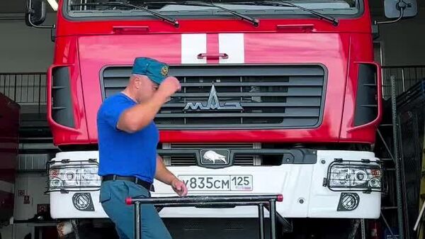 #viral | Russian Firefighter Goes Viral With Gravity-Defying Workout! - Sputnik Africa
