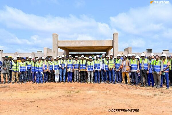 Burkina: le Premier ministre supervise la construction du Centre hospitalier régional universitaire à Gaoua Burkina: le Premier ministre supervise la construction du Centre hospitalier régional universitaire à Gaoua - Sputnik Afrique