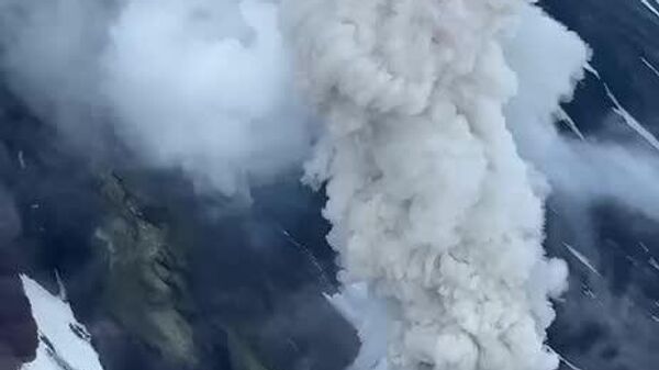 #viral | Rare Eruption of Krasheninnikov Volcano in Russia's Kamchatka Captured on Camera for First Time - Sputnik Africa