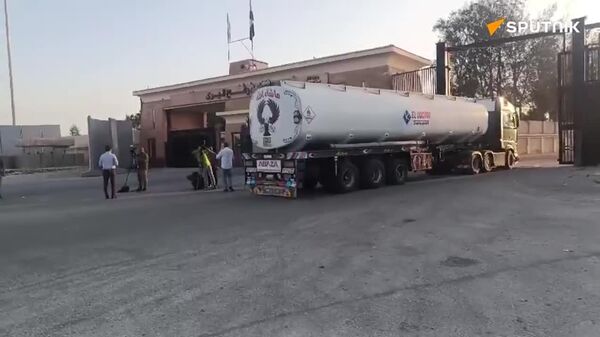 ▶ Le carburant arrive à Gaza, enfin - Sputnik Afrique