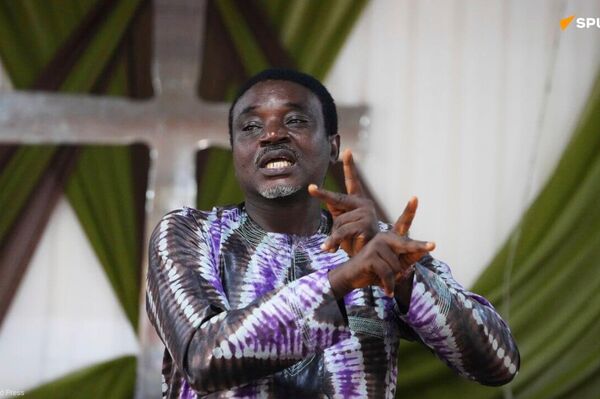 Une Église où Dieu parle la langue des signes Une Église où Dieu parle la langue des signes - Sputnik Afrique