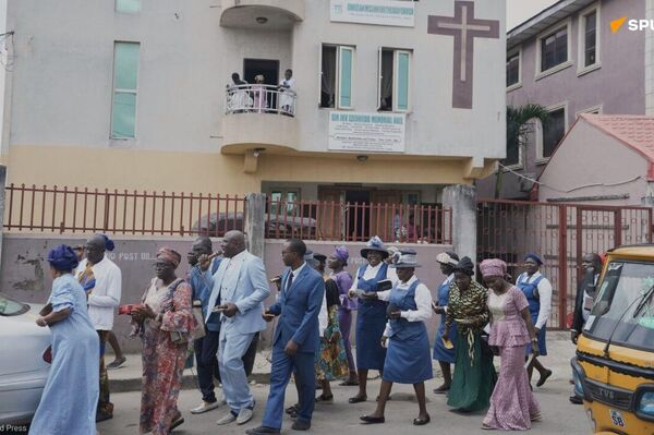 Une Église où Dieu parle la langue des signes Une Église où Dieu parle la langue des signes - Sputnik Afrique
