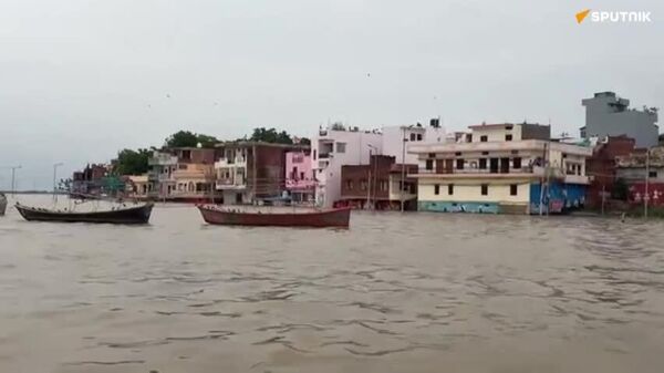 Water Shows No Mercy: Devastating Floods Affect Thousands of Homes in Indian City - Sputnik Africa