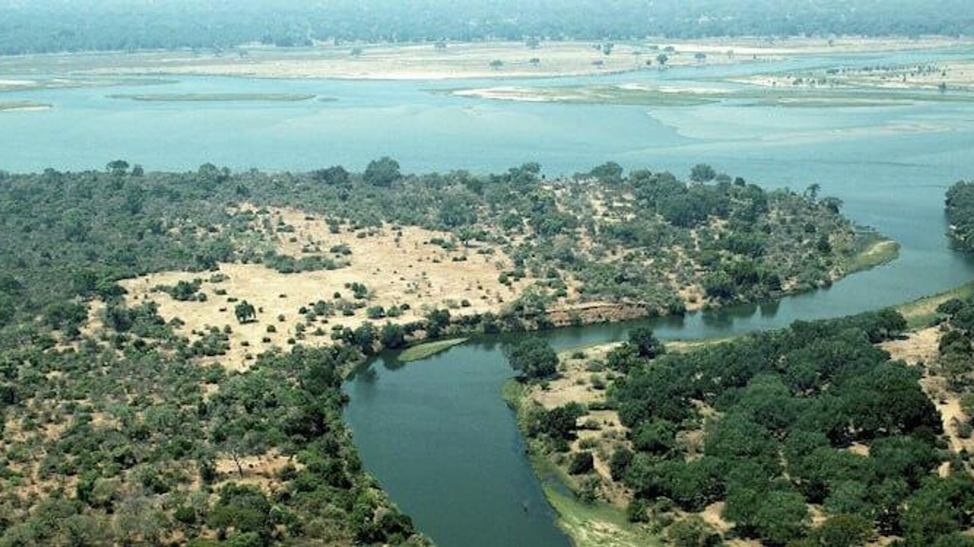 Zimbabwe Plans 50 New Small Dams to Boost Irrigation and Food Security Zimbabwe Plans 50 New Small Dams to Boost Irrigation and Food Security - Sputnik Africa, 1920, 04.08.2025