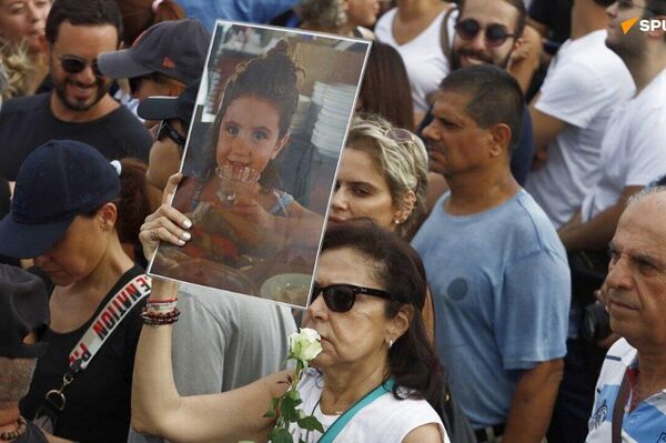 Les habitants de Beyrouth qui ont perdu leurs proches en 2020 commémorent le cinquième anniversaire de la tragédie Les habitants de Beyrouth qui ont perdu leurs proches en 2020 commémorent le cinquième anniversaire de la tragédie - Sputnik Afrique