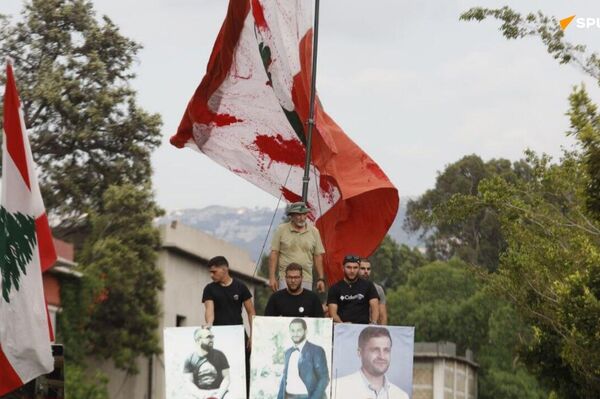 Les habitants de Beyrouth qui ont perdu leurs proches en 2020 commémorent le cinquième anniversaire de la tragédie Les habitants de Beyrouth qui ont perdu leurs proches en 2020 commémorent le cinquième anniversaire de la tragédie - Sputnik Afrique