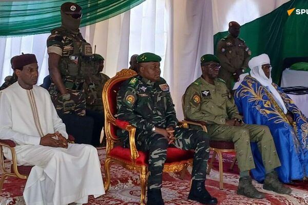 Le Président Tiani préside la cérémonie de sortie de la première promotion de l’École de guerre - Sputnik Afrique