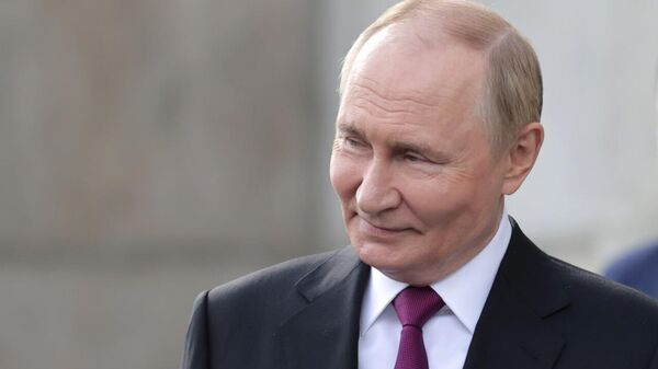 Vladimir Poutine a reçu au Kremlin le conseiller à la sécurité nationale du Premier ministre indien, Ajit Doval, selon le service de presse présidentiel - Sputnik Afrique