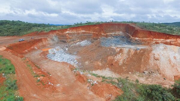 Old Ties, New Mines: The Neocolonial Stakes in Zimbabwe–UK Rapprochement - Sputnik Africa
