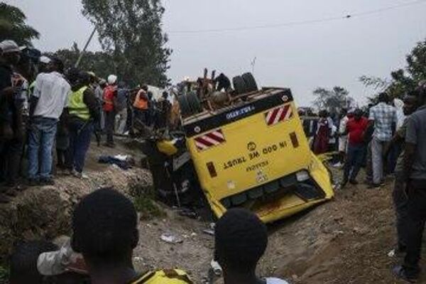 More Footage From the Site of Bus Crash in Kenya That Killed At Least 25 - Sputnik Africa