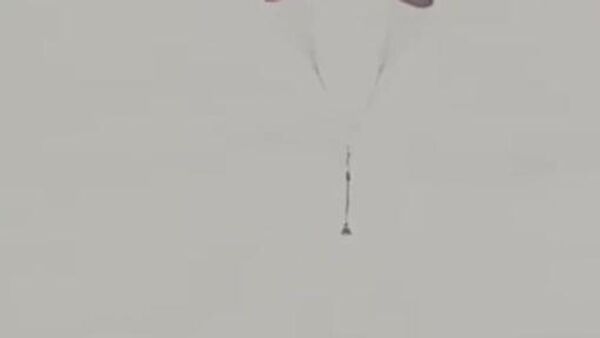 ▶Le vaisseau spatial Crew Dragon avec le cosmonaute russe Kirill Peskov est revenu sur Terre - Sputnik Afrique