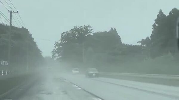 Un volcan japonais éjecte une colonne de cendres et de fumée à 3 km de hauteur - Sputnik Afrique