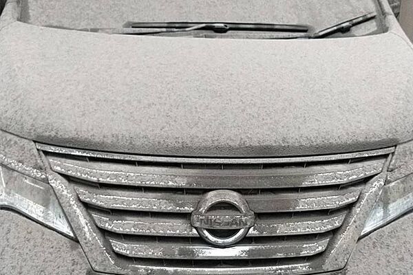 Un volcan japonais éjecte une colonne de cendres et de fumée à 3 km de hauteur - Sputnik Afrique