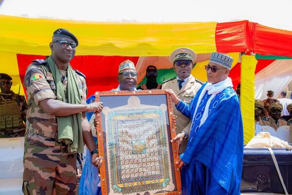 Des manuscrits historiques de Tombouctou restitués après 13 ans d'exil Des manuscrits historiques de Tombouctou restitués après 13 ans d'exil - Sputnik Afrique