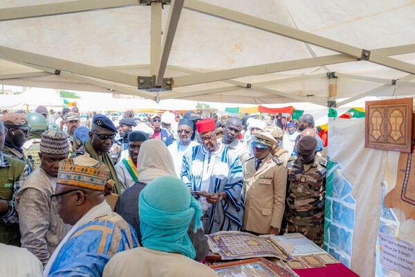 Des manuscrits historiques de Tombouctou restitués après 13 ans d'exil Des manuscrits historiques de Tombouctou restitués après 13 ans d'exil - Sputnik Afrique