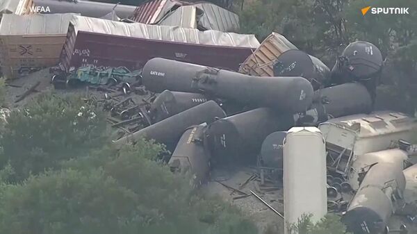 #viral | Train Derailment in Texas: 35 Cars Could Contain Hazardous Materials - Sputnik Africa